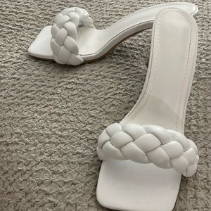 Short heel size women’s 6